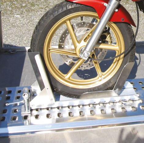 NOSILEC MOTORNEGA KOLESA DESNI